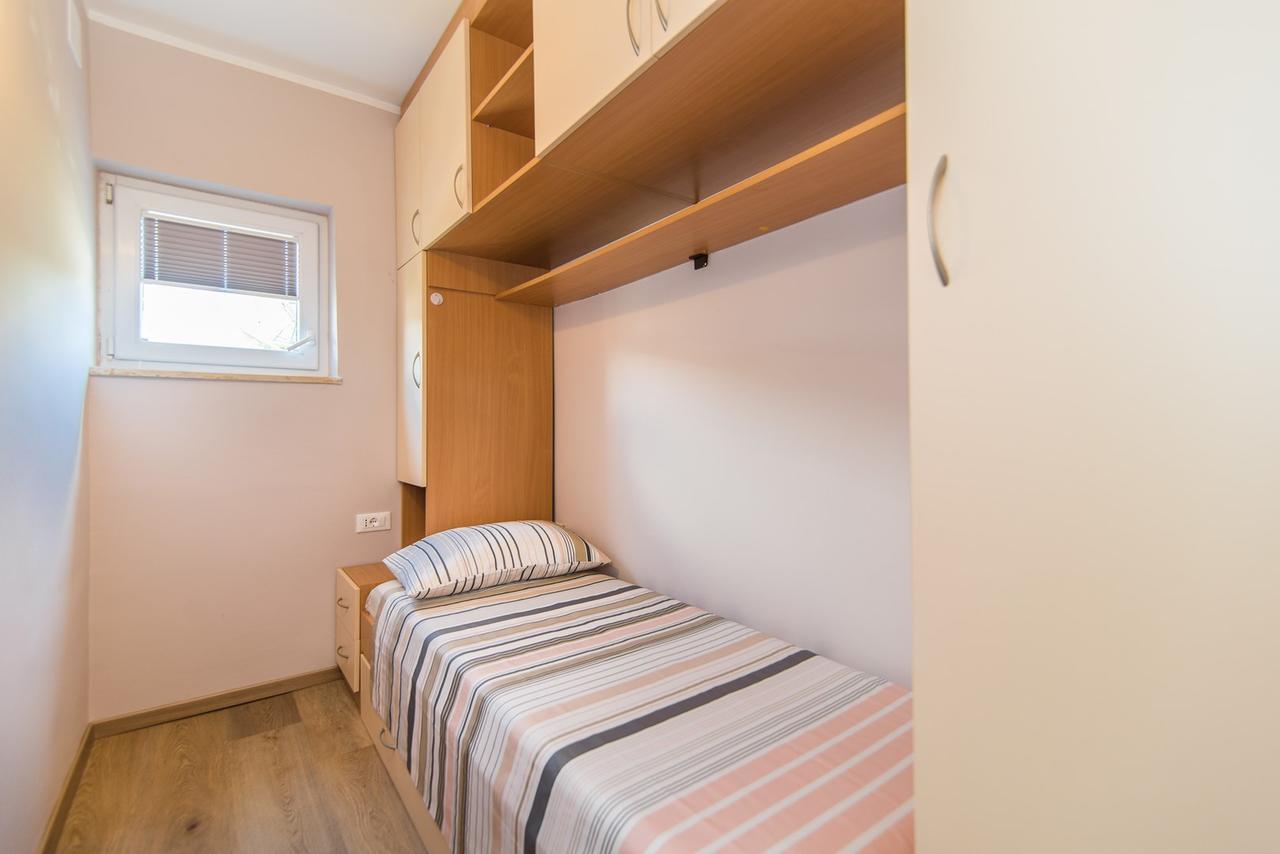 Apartment Lili Пореч Екстер'єр фото