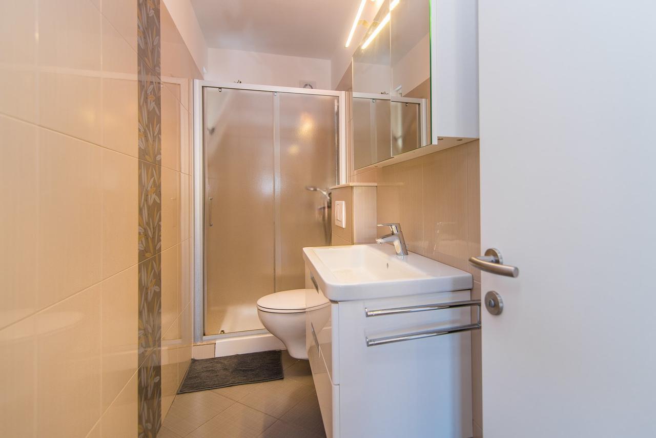 Apartment Lili Пореч Екстер'єр фото